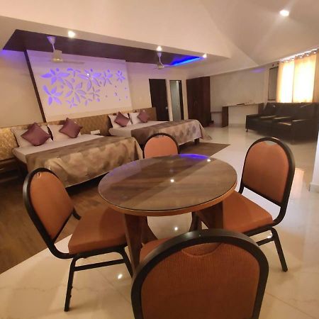 Mount Palazzo Hotel Nandi Bagian luar foto