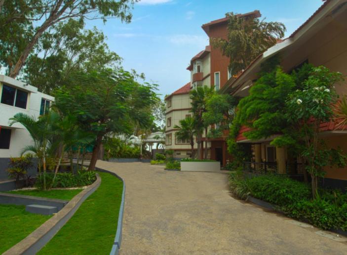 Mount Palazzo Hotel Nandi Bagian luar foto